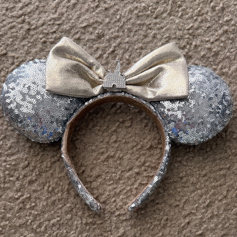 Magic Kingdom Silver Sequin Minnie Mouse Ears Headband